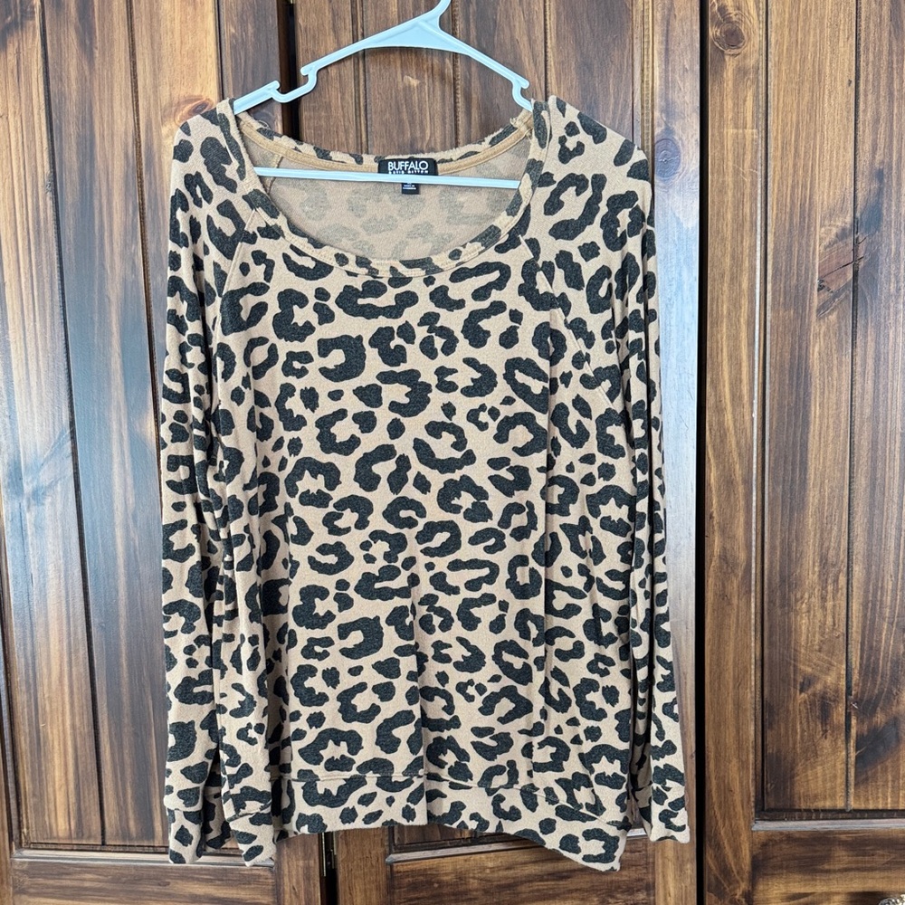Buffalo David Bitton Leopard Print Long Sleeve Top